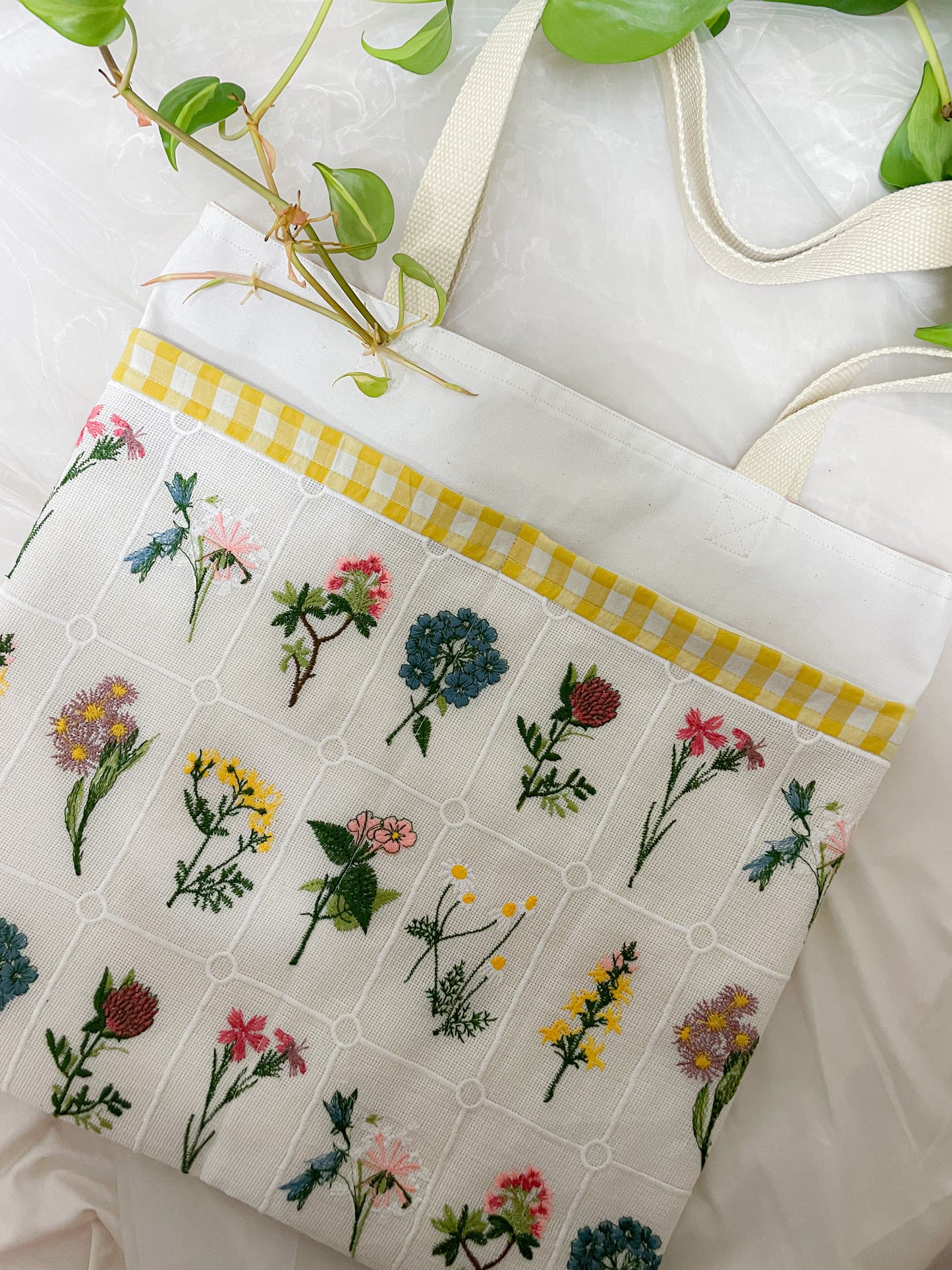 Sunny Botanical Pocket Tote